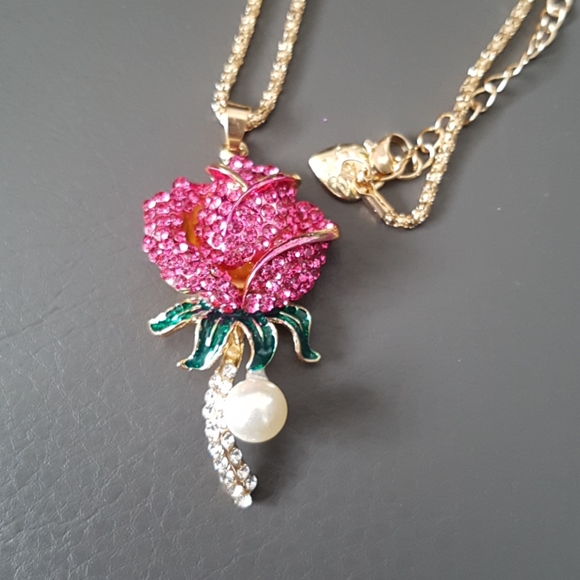 Betsey Johnson Style Necklace Crystal Rose Pendant Chain with Pearl - Picture 12 of 15